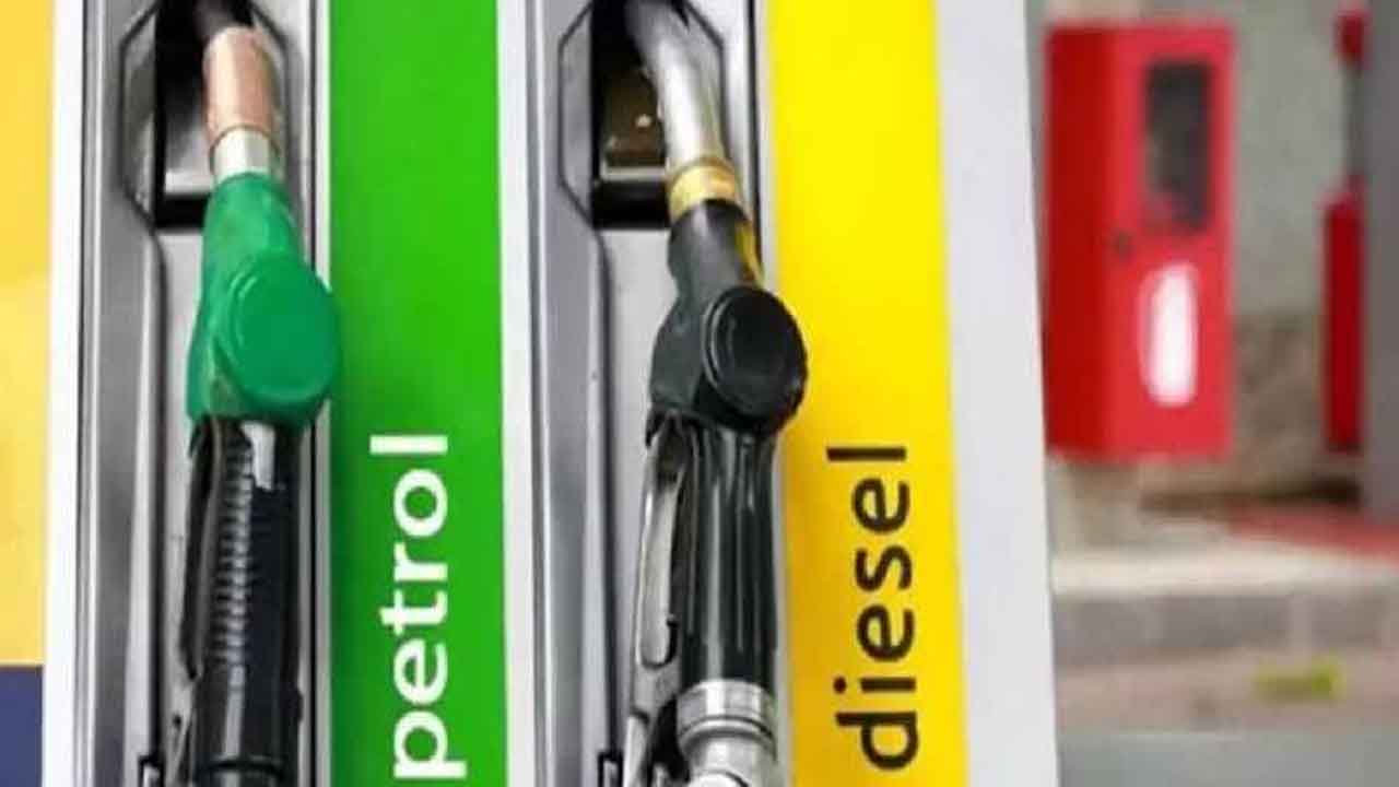 Petrol Diesel Price: शुक्रवार को जारी हुआ पेट्रोल-डीजल के नए दाम, देखें 19 जून का लेटेस्ट रेट लिस्ट