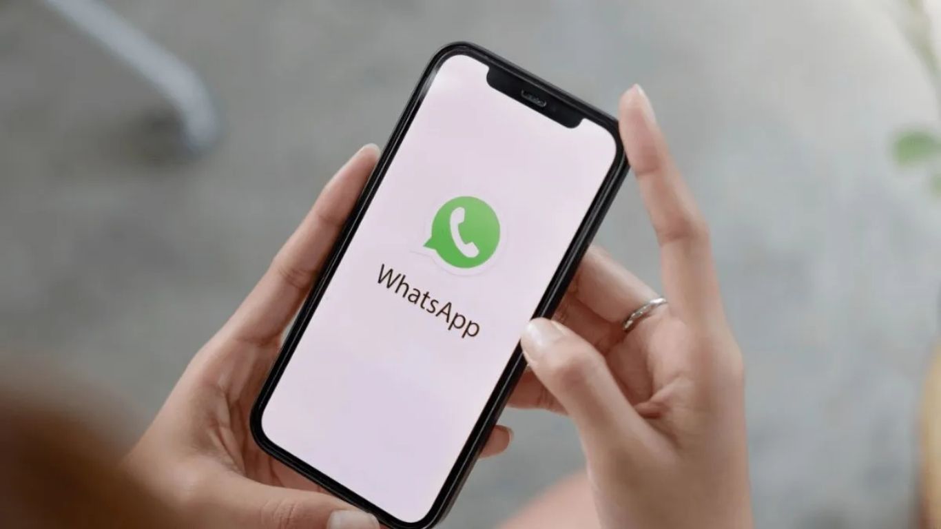 WhatsApp ला रही है तगड़ा शॉर्टकट, अब बिना ऑनलाइन आए भेज सकेंगे मैसेज