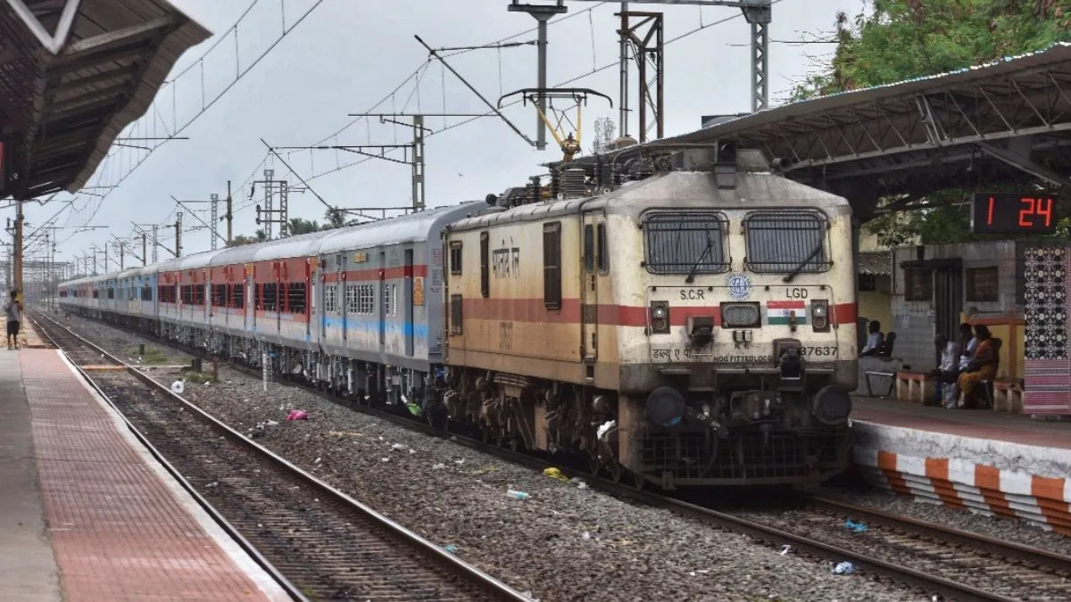 पूर्वांचल रेल यात्रियों को बड़ी राहत, दिल्ली से मऊ के लिए चलेंगी और दो नई ट्रेनें