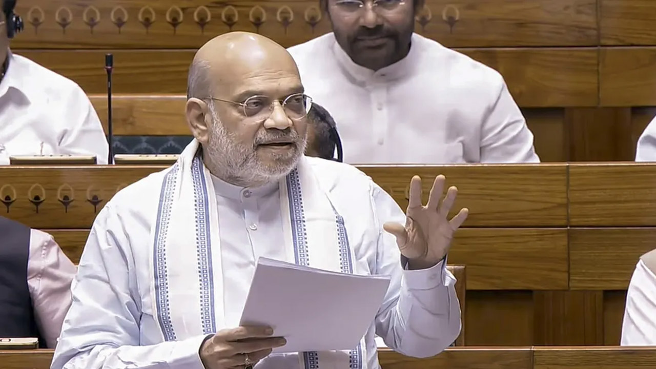 आज लोकसभा में पेश होंगे 4 बिल, सदन में मौजूद रहेंगे गृह मंत्री अमित शाह
